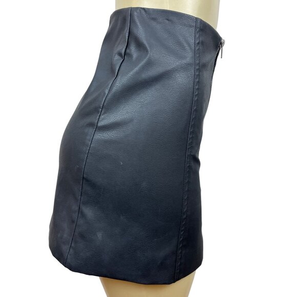 DIVIDED Women 's Black Faux Leather Zip Up Mini Skirt Sz 2 - Picture 3 of 9